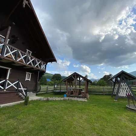 Nyaraló кришталеві вершини Vorohta